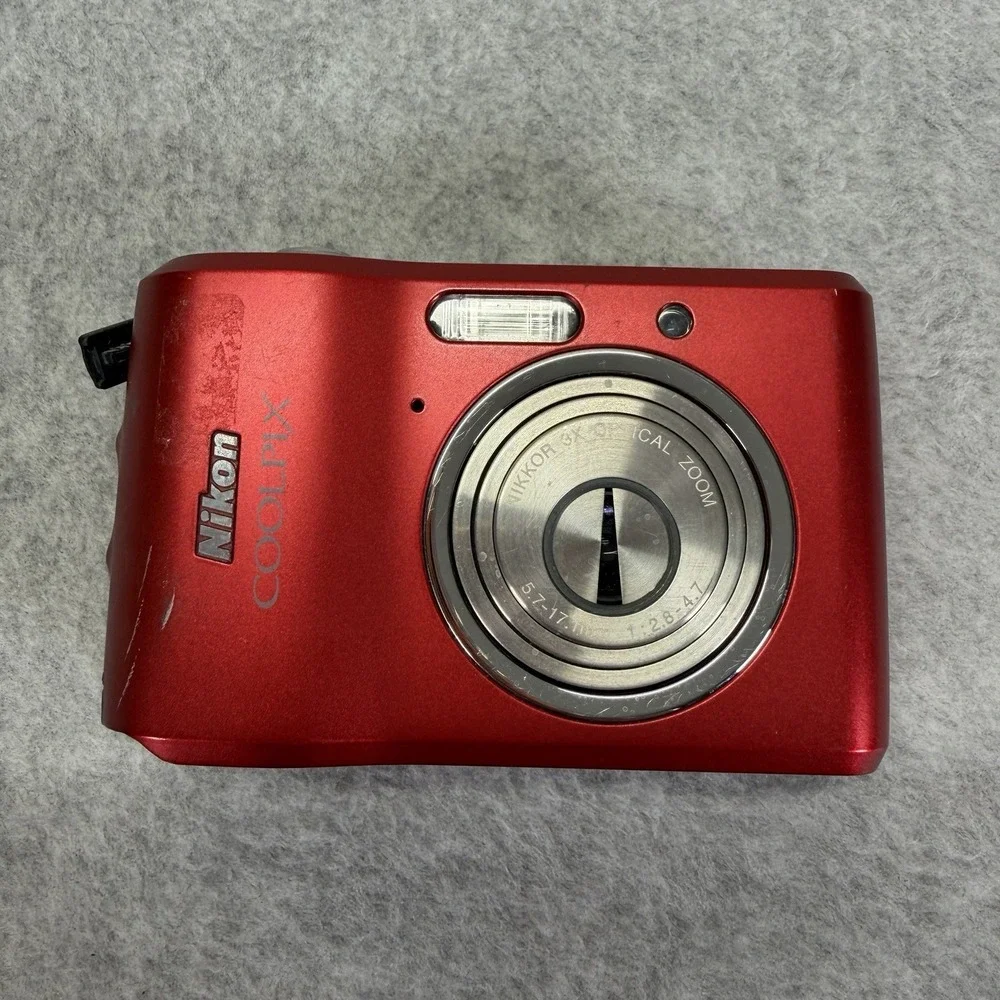 Nikon COOLPIX L18 8.0MP Digital Camera Red For Parts Missing Battery Door